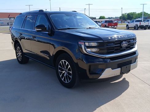 Used 2025 Ford Expedition Platinum AWD/4WD image 12
