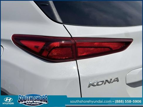 Certified 2023 Hyundai Kona SEL AWD/4WD image 12