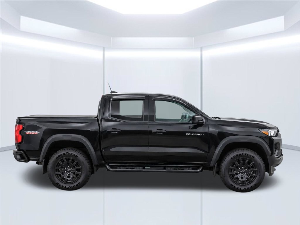Used 2026 Chevrolet Colorado Trail Boss AWD/4WD image 11