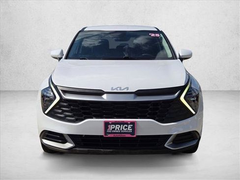Used 2025 Kia Sportage LX FWD image 2
