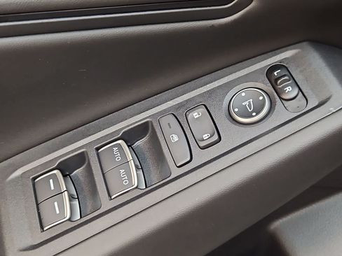 Certified 2025 Honda Accord SE image 17