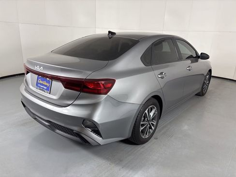 Used 2023 Kia Forte LXS w/ LXS Technology Package FWD image 8
