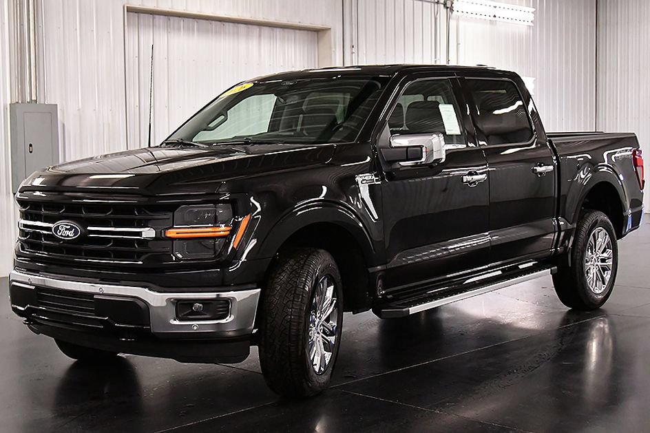 New 2026 Ford F150 XLT w/ Equipment Group 302A MID AWD/4WD image 3