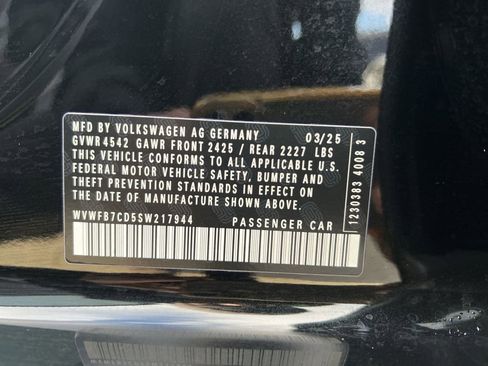 Used 2025 Volkswagen Golf R Black Edition image 28