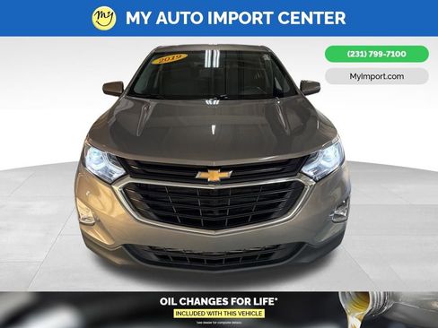 Used 2019 Chevrolet Equinox LT image 2