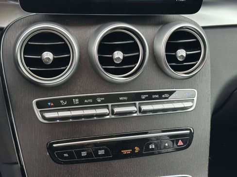 Used 2021 Mercedes-Benz GLC 300 4MATIC image 26