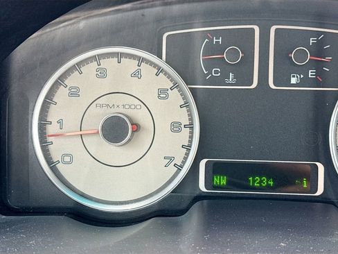 Used 2008 Ford Taurus Limited image 13