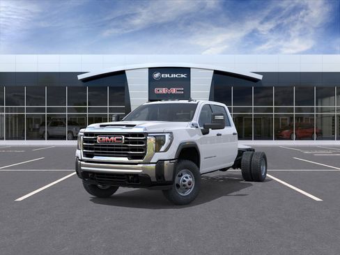 New 2025 GMC Sierra 3500 Pro w/ Convenience Package AWD/4WD image 8
