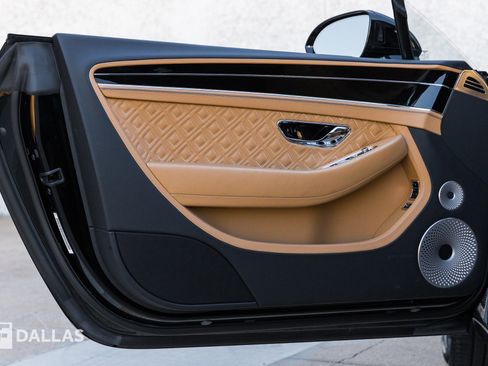 Used 2023 Bentley Continental GT V8 image 19
