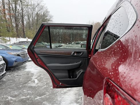 Used 2017 Subaru Outback 2.5i Limited image 32