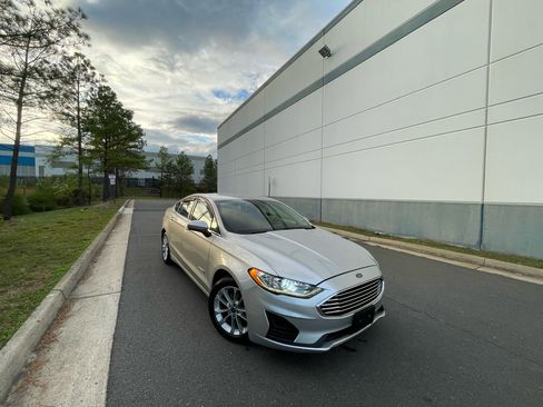 Used 2019 Ford Fusion SE image 6