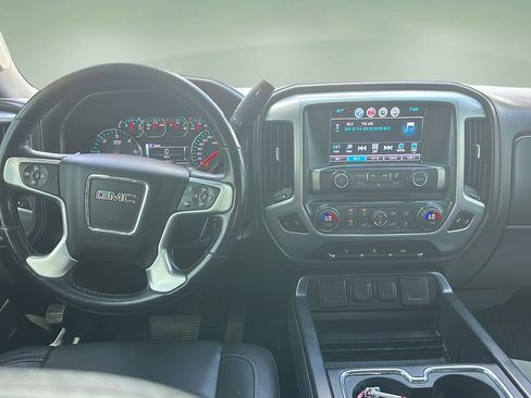 Used 2018 GMC Sierra 2500 SLT AWD/4WD image 15