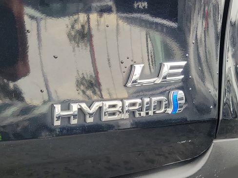 Used 2024 Toyota Sienna LE image 7