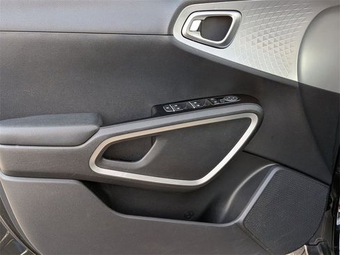 Used 2024 Kia Soul LX w/ Option Group 015 image 9