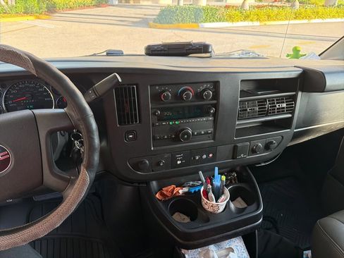 Used 2018 GMC Savana 2500 RWD image 7