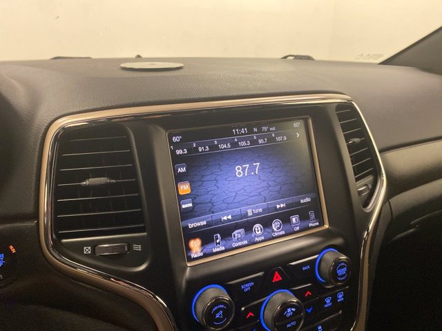 Used 2017 Jeep Grand Cherokee Laredo w/ Quick Order Package 23E AWD/4WD image 11