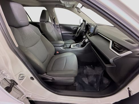 Used 2022 Toyota RAV4 XLE w/ Convenience Package FWD image 29