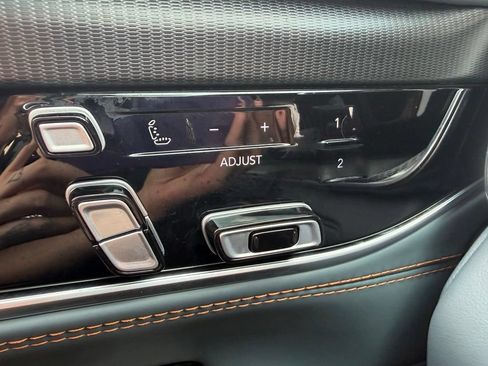 Used 2023 Jeep Grand Wagoneer Series III w/ Rear Seat Video Group 1 AWD/4WD image 45