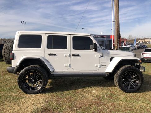 Used 2021 Jeep Wrangler Unlimited Sahara image 6