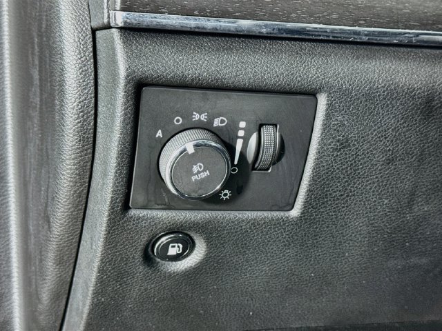 Used 2017 Jeep Grand Cherokee Limited AWD/4WD image 10