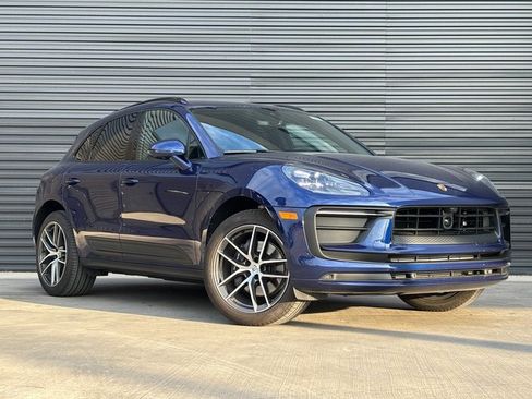 Certified 2025 Porsche Macan image 9