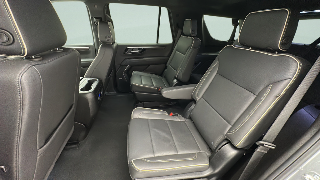 Used 2025 Chevrolet Tahoe Premier AWD/4WD image 10