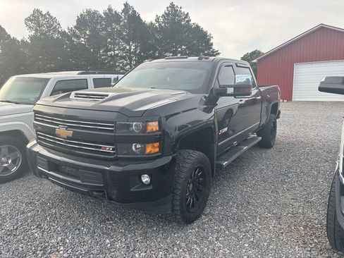 Used 2019 Chevrolet Silverado 2500 LTZ w/ Duramax Plus Package image 9