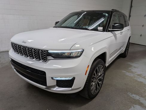 Used 2024 Jeep Grand Cherokee L Summit AWD/4WD image 11
