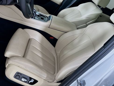 Used 2022 BMW X6 M50i w/ Executive Package AWD/4WD image 20