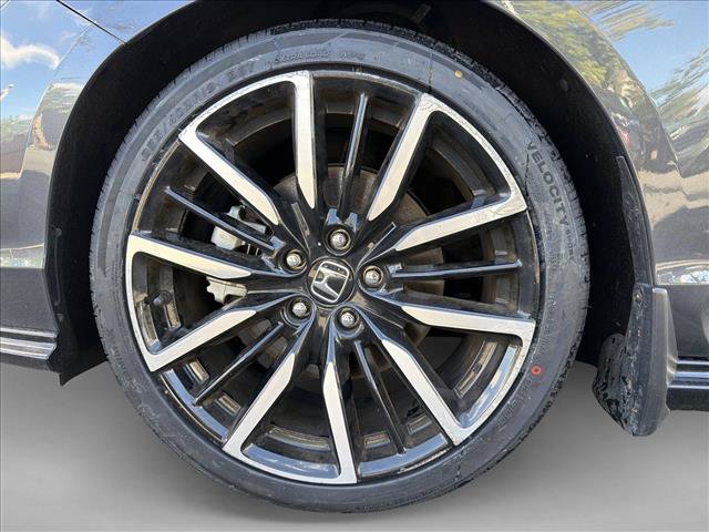 Used 2023 Honda Accord Touring image 9
