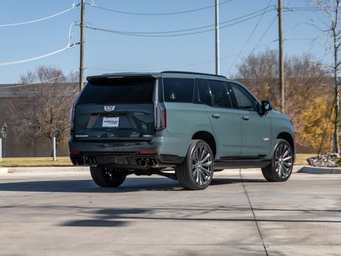 Used 2026 Cadillac Escalade V image 6