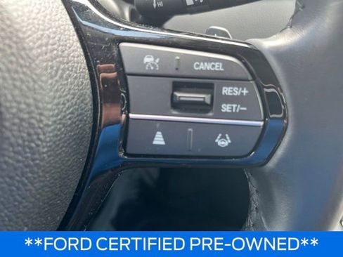 Used 2024 Honda Pilot Touring image 13