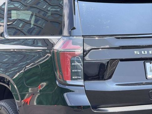 Used 2025 Chevrolet Suburban LT AWD/4WD image 13
