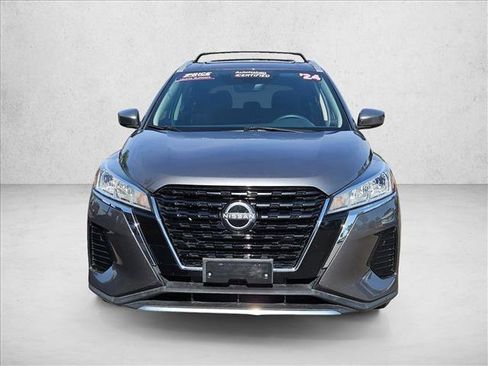 Used 2024 Nissan Kicks SV w/ Interior Electronics Package FWD image 2