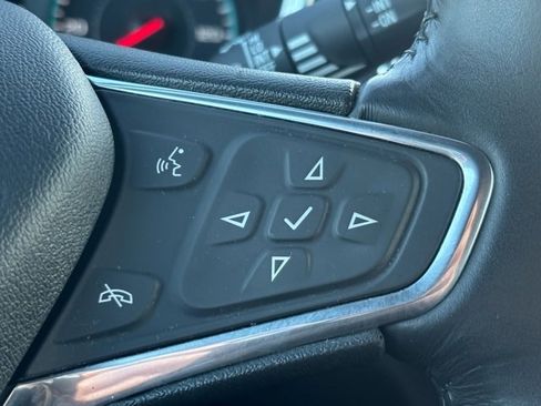 Used 2018 Chevrolet Equinox LT image 19