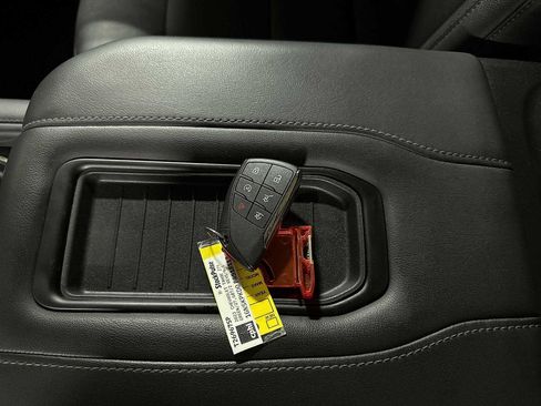 Used 2023 Chevrolet Tahoe Z71 AWD/4WD image 35