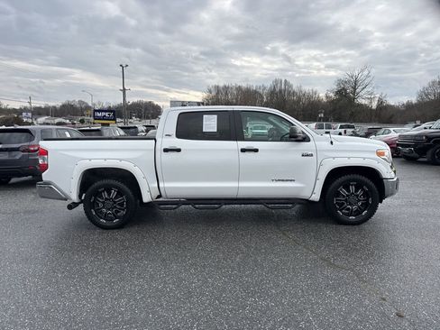 Used 2016 Toyota Tundra SR5 w/ SR5 Upgrade Package image 6
