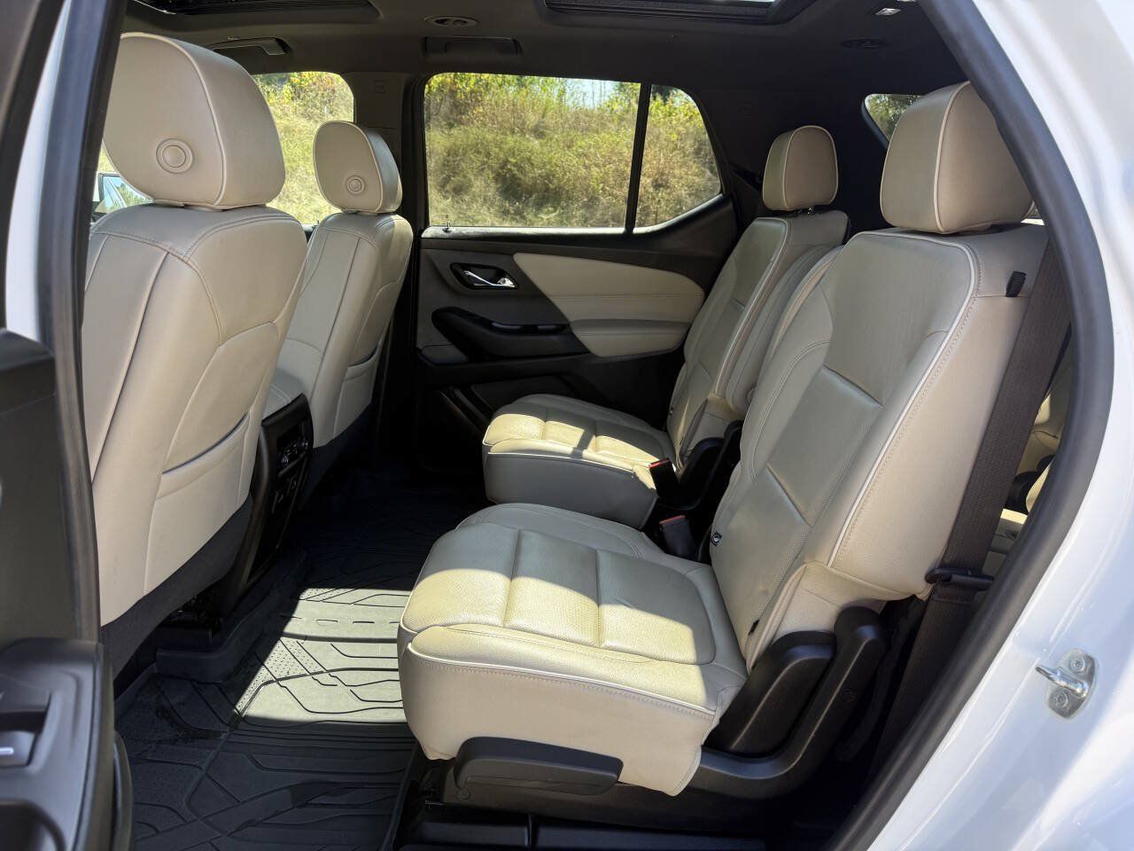 Used 2022 Chevrolet Traverse Premier w/ LPO, Floor Liner Package AWD/4WD image 9