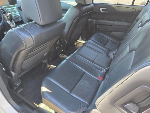 Used 2011 Honda Pilot Touring image 24