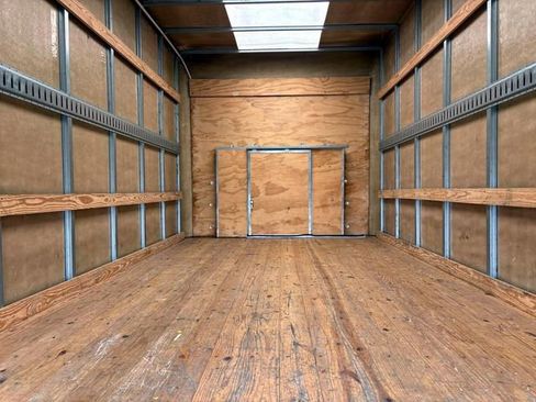 Used 2024 Ford E-350 and Econoline 350 Super Duty w/ Power Windows & Locks Group image 5