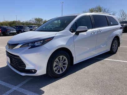 Certified 2025 Toyota Sienna XLE