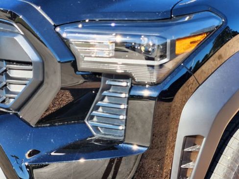 New 2025 Toyota Tacoma TRD Off-Road image 7