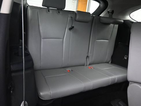 Used 2021 Toyota Highlander XLE AWD/4WD image 53