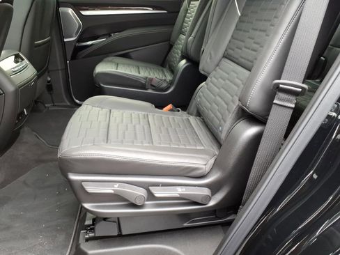 New 2026 Cadillac Escalade Platinum Sport w/ LPO, ONYX Package image 12