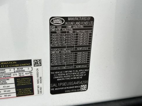 Used 2025 Land Rover Range Rover Sport SE AWD/4WD image 54
