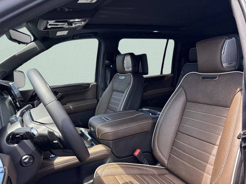 New 2026 GMC Yukon XL Denali Ultimate w/ LPO, Illumination Package AWD/4WD image 14