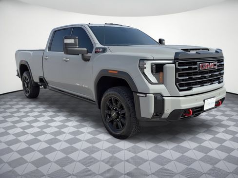 Certified 2025 GMC Sierra 3500 AT4 w/ Technology Package AWD/4WD image 7