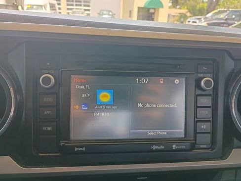 Used 2017 Toyota Tacoma SR5 w/ Tow Package RWD image 16
