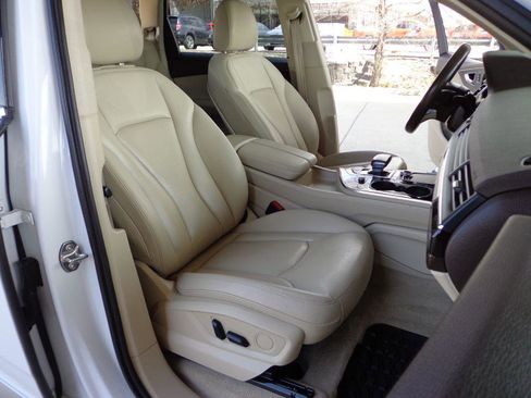 Used 2018 Audi Q7 3.0T Premium Plus w/ Premium Plus Package image 17