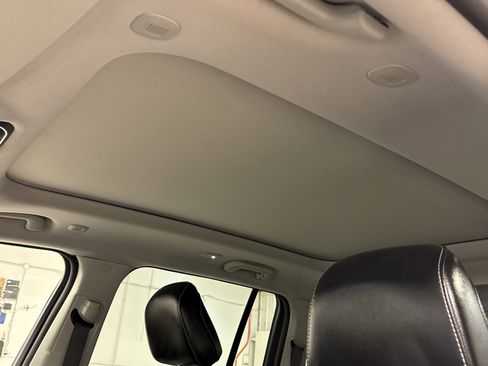 Used 2022 Jeep Grand Cherokee Limited 4xe image 17